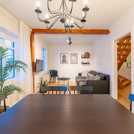 Day Dream Central Akureyri Three Bedroom Apt Buitenkant foto
