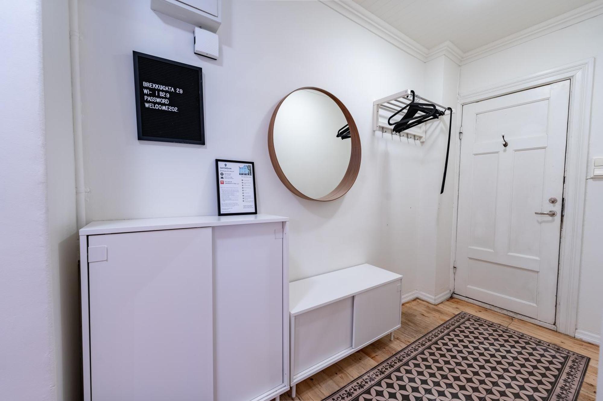 Day Dream Central Akureyri Three Bedroom Apt Buitenkant foto