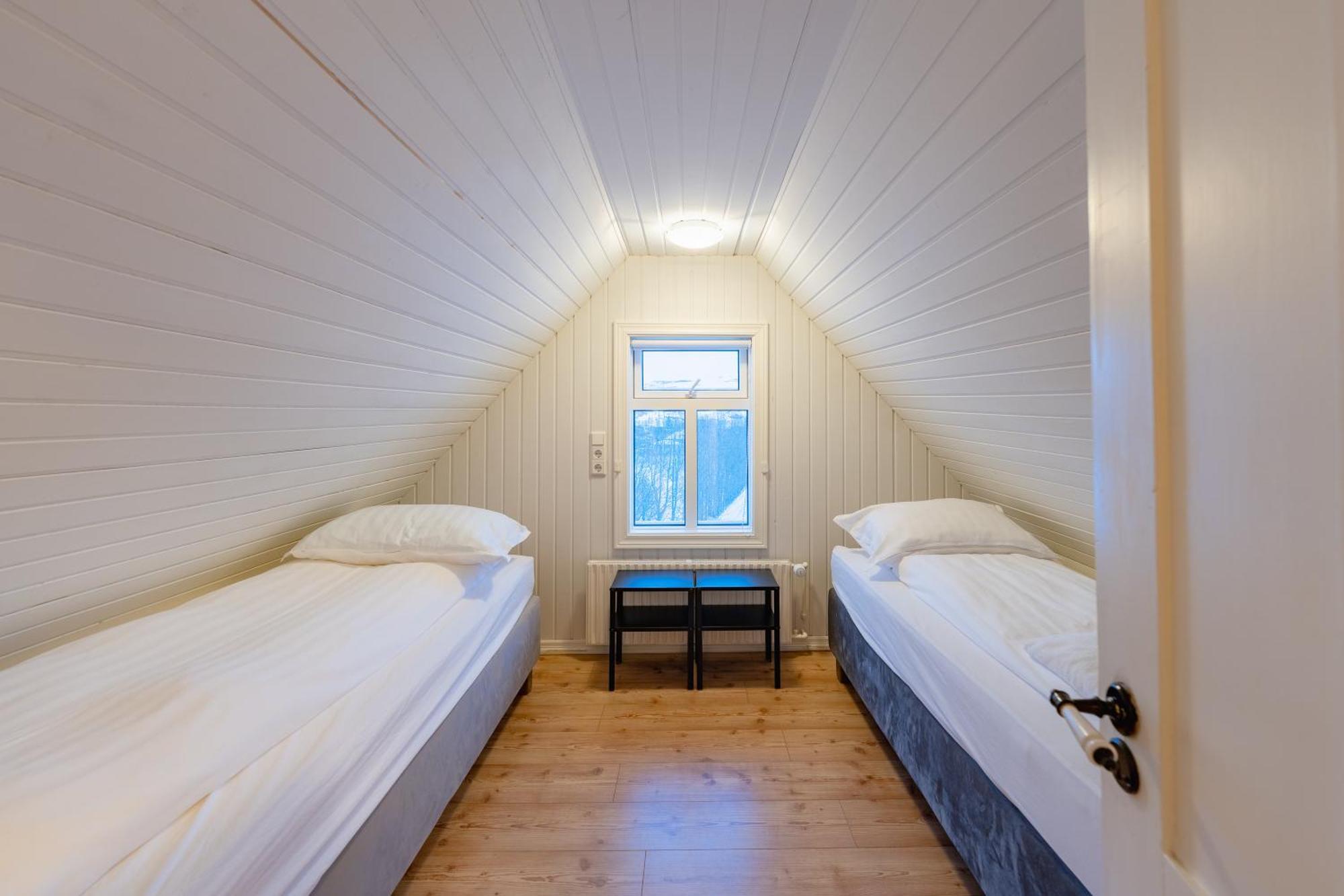 Day Dream Central Akureyri Three Bedroom Apt Buitenkant foto