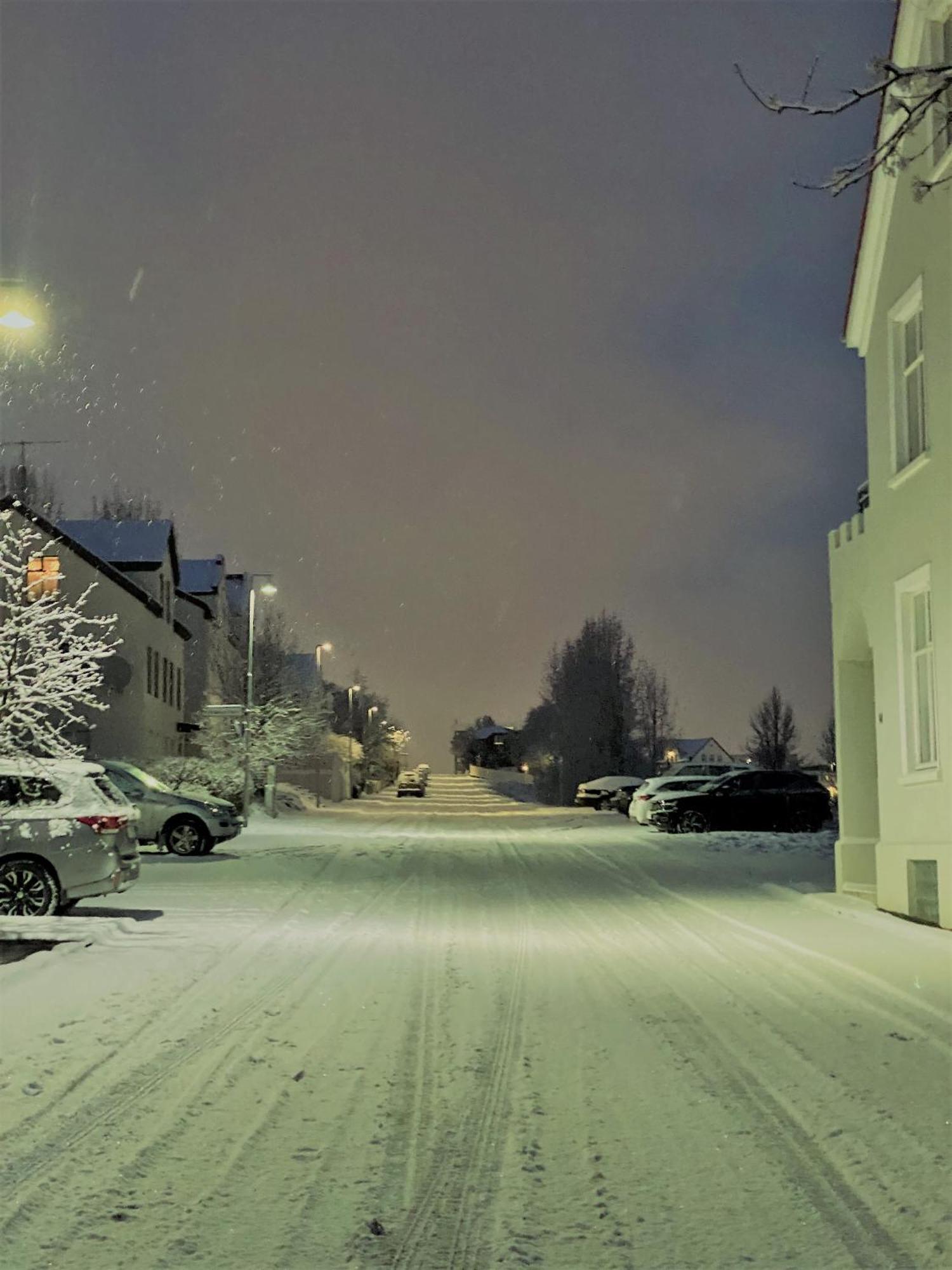 Day Dream Central Akureyri Three Bedroom Apt Buitenkant foto